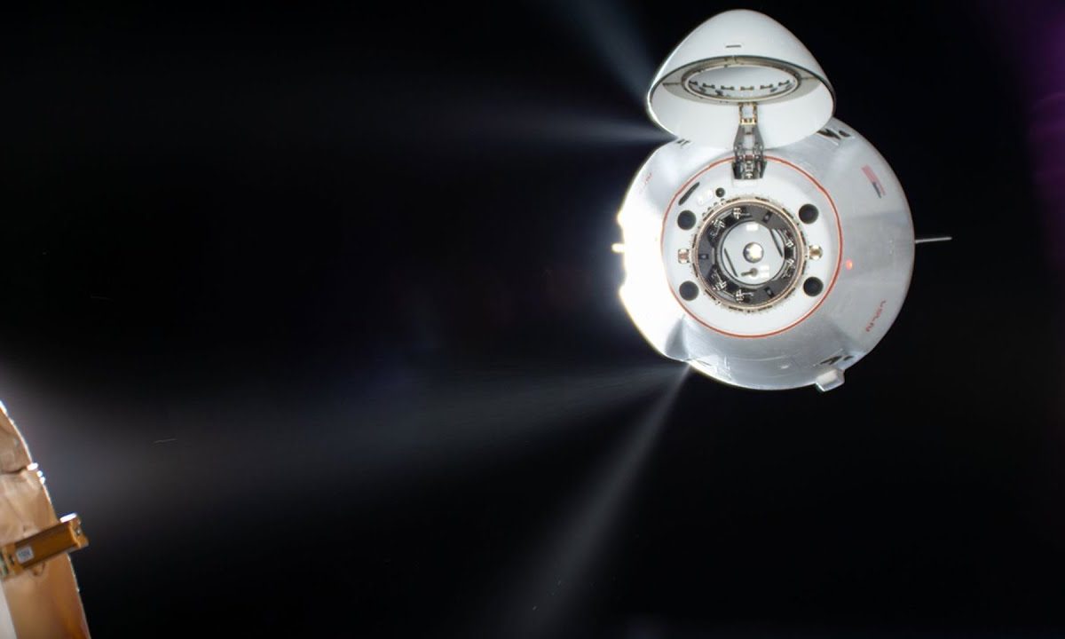 ​Tune in to see the 31st SpaceX Dragon cargo capsule arrive at the ISS today.
 