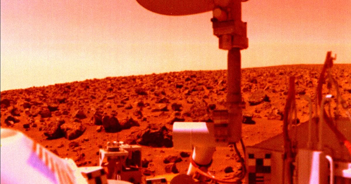  Scientist Claims NASA Lander May Have Unintentionally Destroyed Life on Mars
 