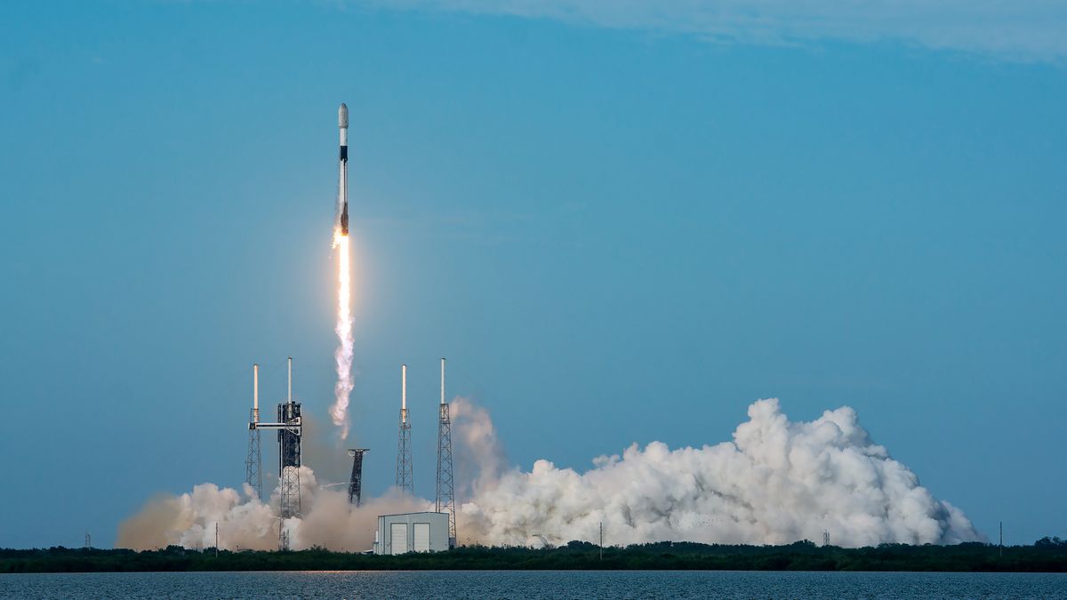  SpaceX will launch 23 Starlink satellites from Florida on the morning of November 25.
 