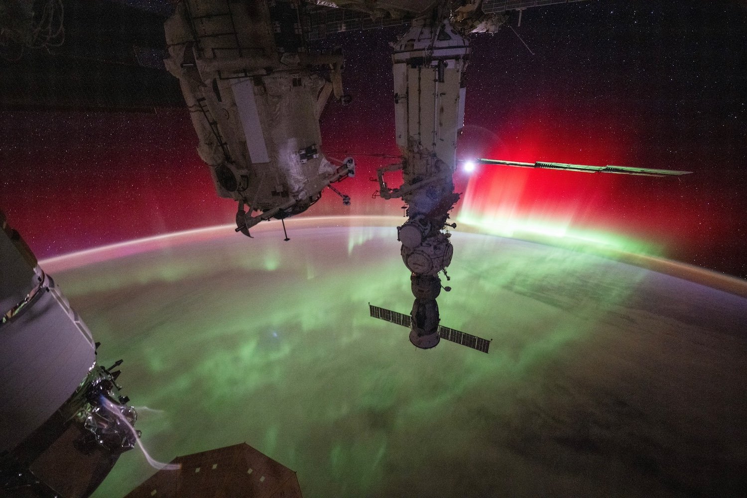  ​Here’s Where Americans Could See the Northern Lights on New Year’s Eve 