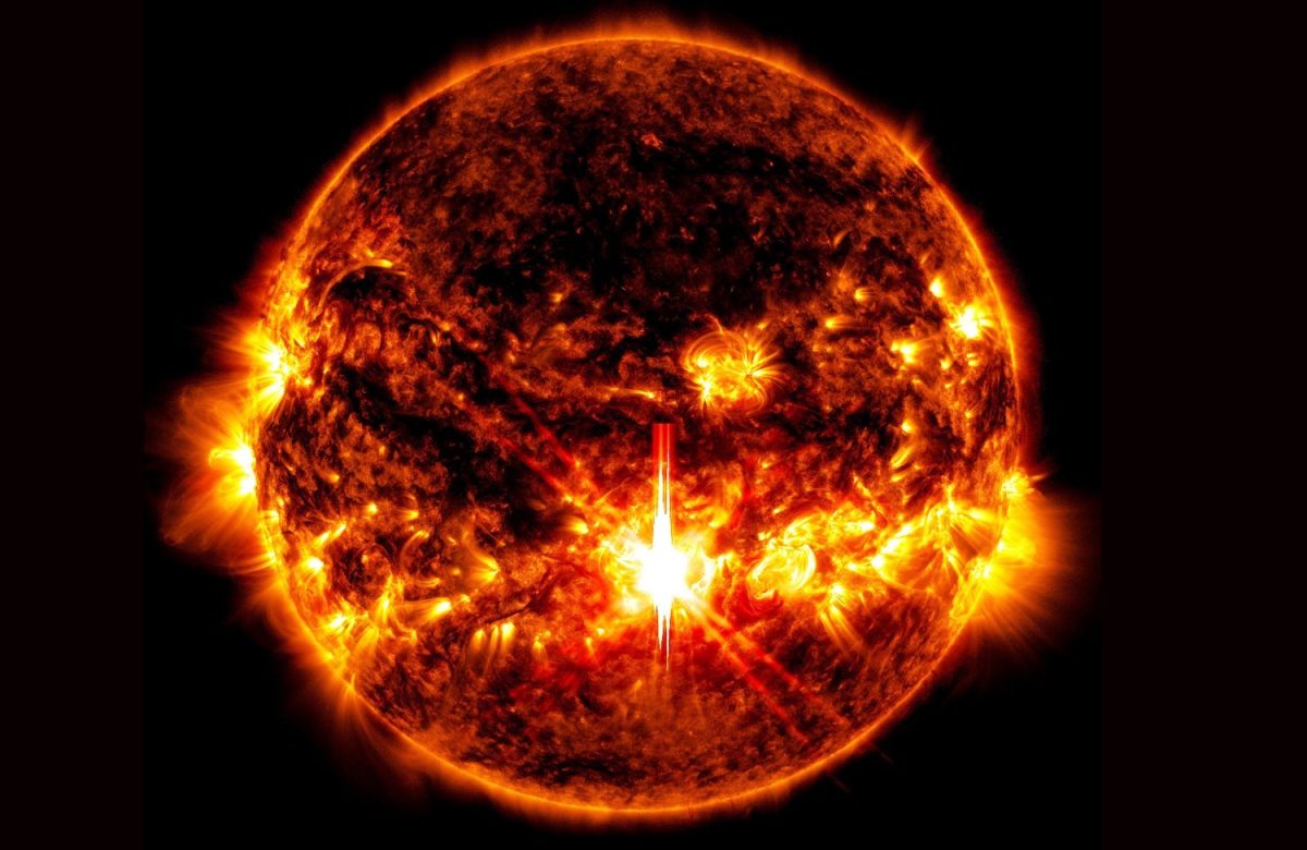 ​A dual solar flare might result in auroras visible across the United States this week.
 