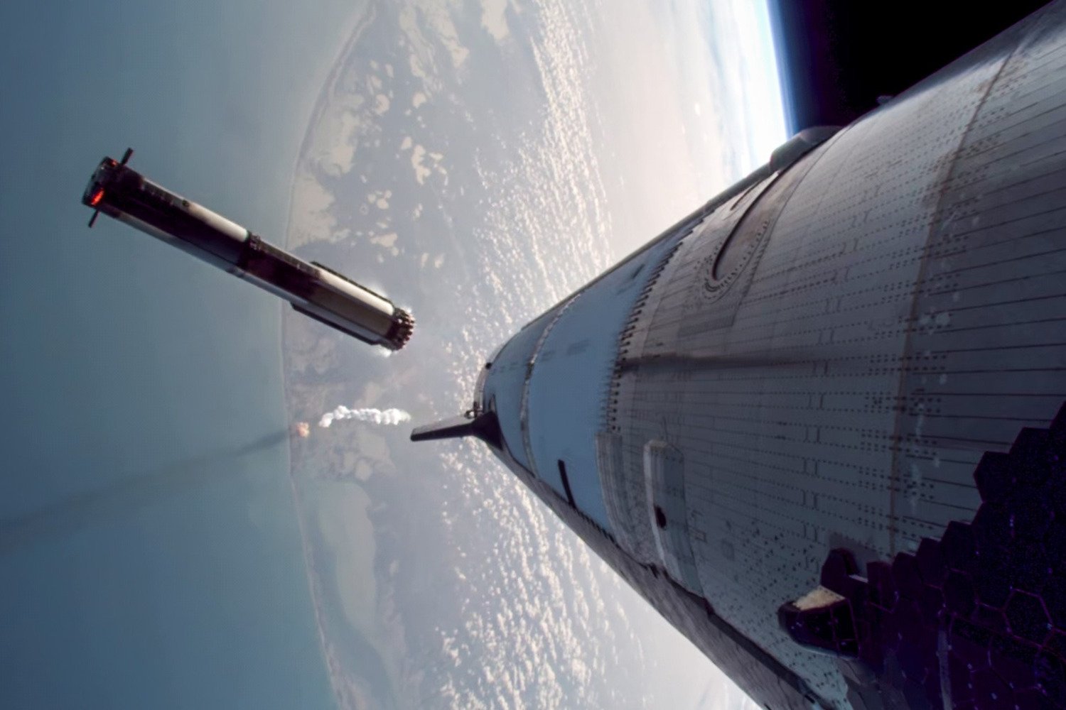 ​SpaceX’s Starship Spins Out of Control and Burns Up After Reaching Space 