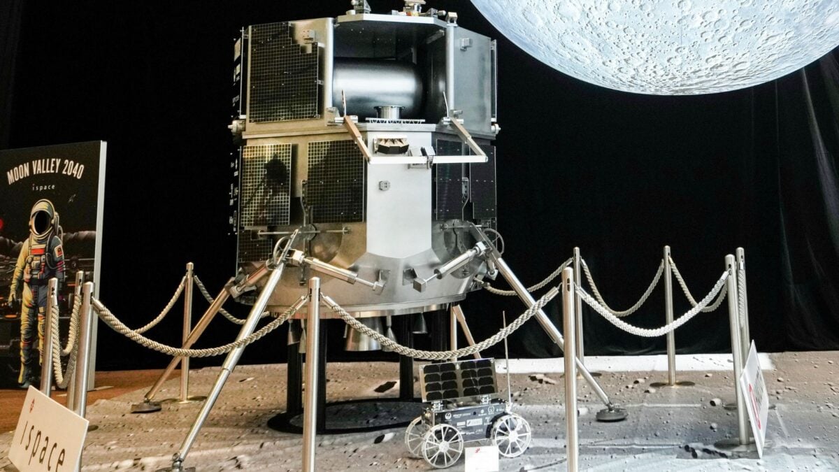 ​A privately-owned Japanese lunar lander has crashed onto the Moon during its second unsuccessful attempt.
 