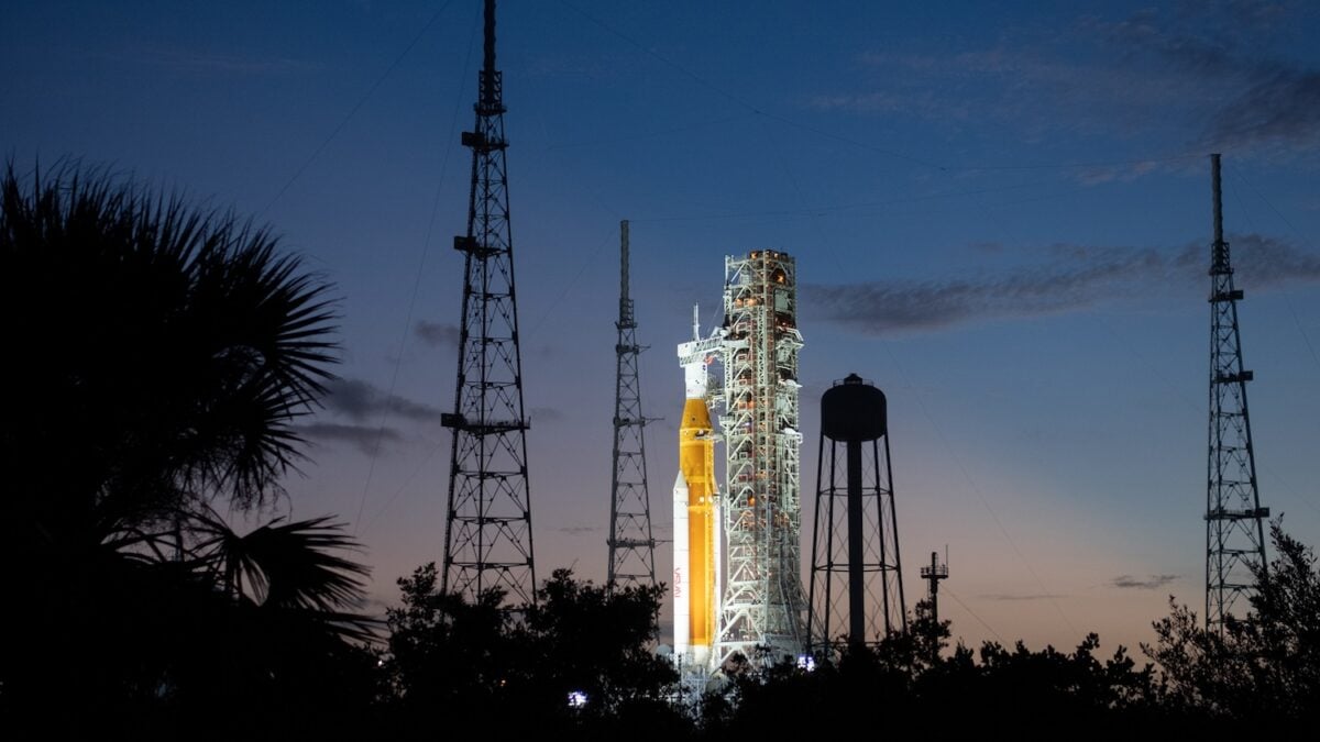 ​The Senate supports NASA’s long-standing Moon mission plan despite objections from Musk.
 