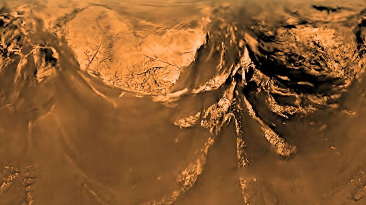 ​Researchers suggest that the methane lakes on Titan may create bubble-like formations that could be crucial for life.
 